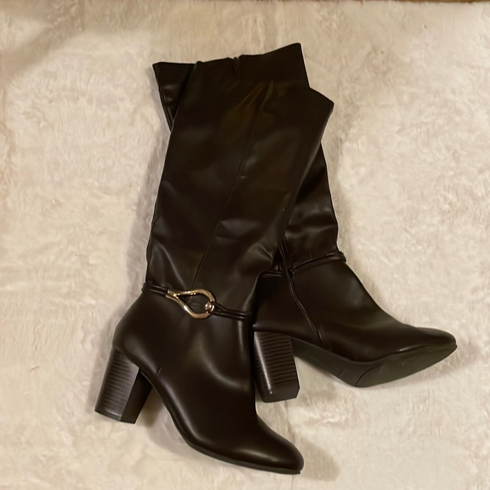 DexFlex dark brown heeled boots